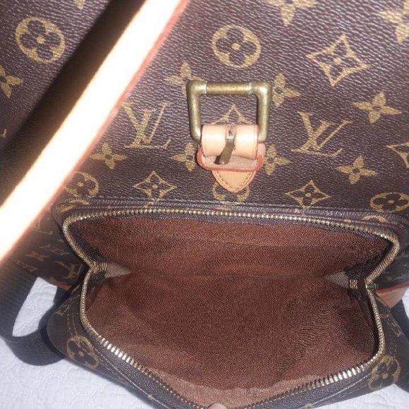 Backpack - Picture 3 of 7